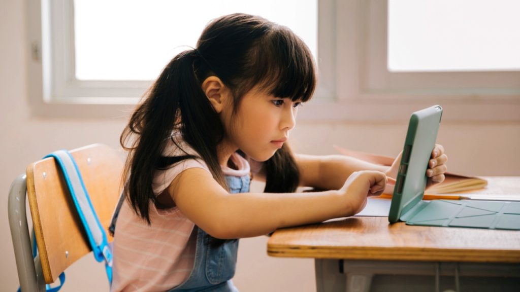 Belajar Lebih Mudah: Keunggulan Platform StudyHat untuk Siswa Modern